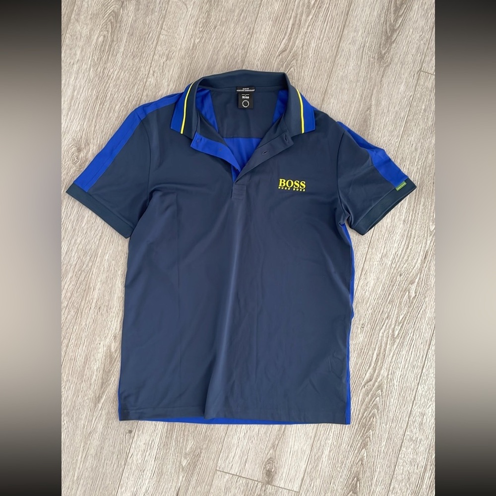 NWOT’s Hugo Boss Slim Fit Moisture Management Polo Shirt Men’s Size Medium